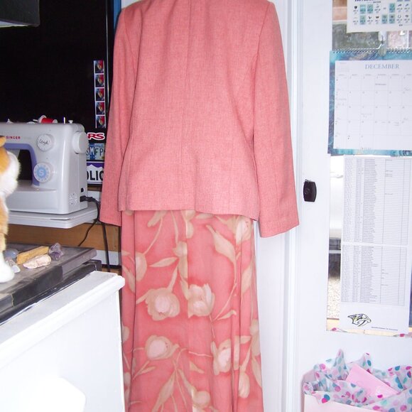 Kasper 3pc. Floral Skirt Suit Sz 8 & 12 - Picture 4 of 15